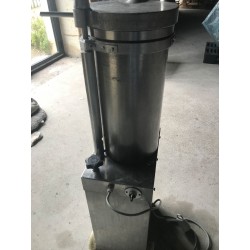 POUSSOIR HYDRAULIQUE