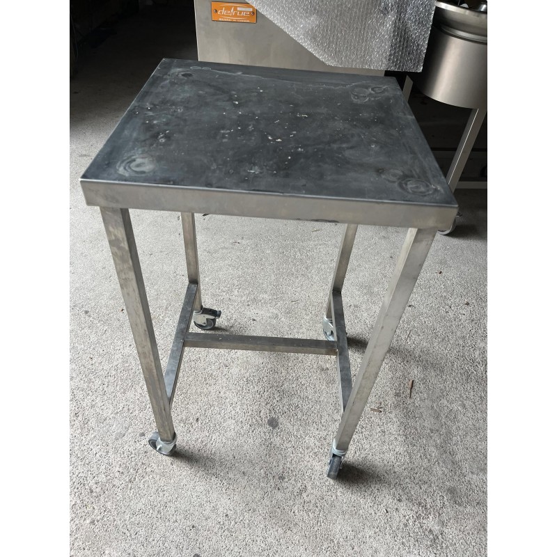 TABLE INOX 50/50 CM - HAUTEUR 78 CM TABLE INOX 50/50 CM - HAUTEUR 78 CM