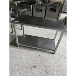 TABLE INOX SUR ROULETTES 120 x 60 cm