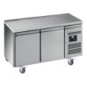 DESSERTE REFRIGEREE INOX CENTRALE -18/-22°C,   2 P. GN1/1, SUR ROULETTES Ø 100 MM, L 1360 P 700 H 850