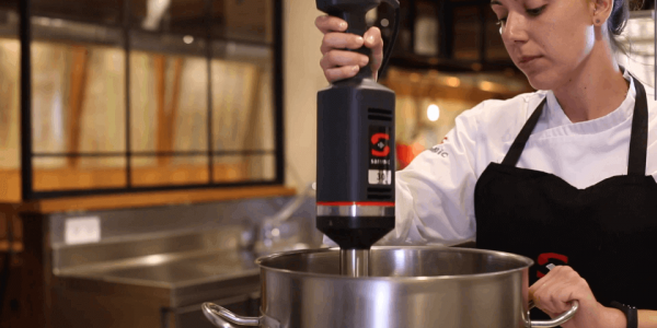 Comment utiliser un mixeur plongeant professionnel ?