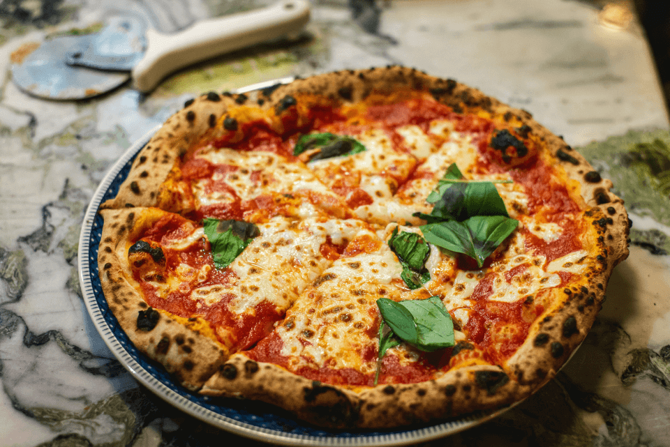 Comment se servir d'un four à pizza professionnel ?